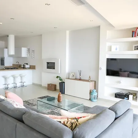 Gorgeous 2br Gozo With Private Balcony & Pool By 360 Estates Apartman *