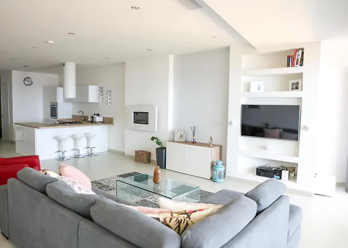 Gorgeous 2br Gozo With Private Balcony & Pool By 360 Estates Διαμέρισμα *